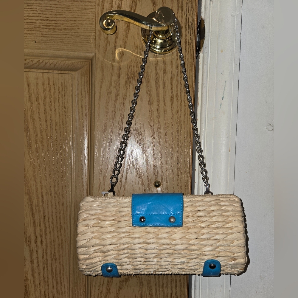 Woven Rattan Chain Strap Clutch - Picture 2 of 8